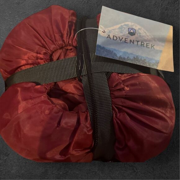 Adventrek Burgundy Double Sleeping Bag with Carrying Bag & Pillows - Picture 4 of 4